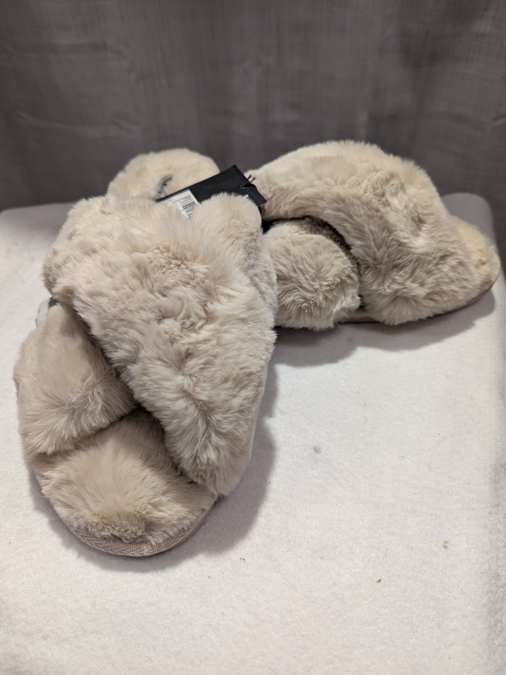 514 Nine West Plush Large 9/10 Crisscross Slide Slippers - Cream